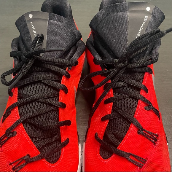 Nike Hyperchase Bright Crimson Men's Basketball Shoe Size 12 - Picture 3 of 11
